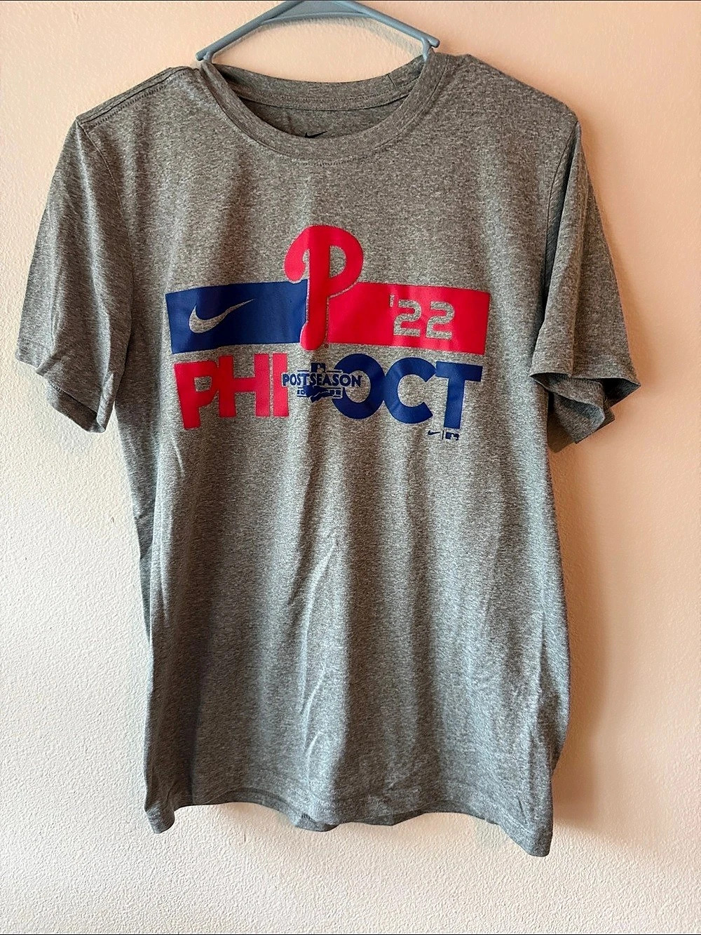 Nike Postseason Philadelphia Phillies  Graphic Tee Graphic Tee Gray Size Small